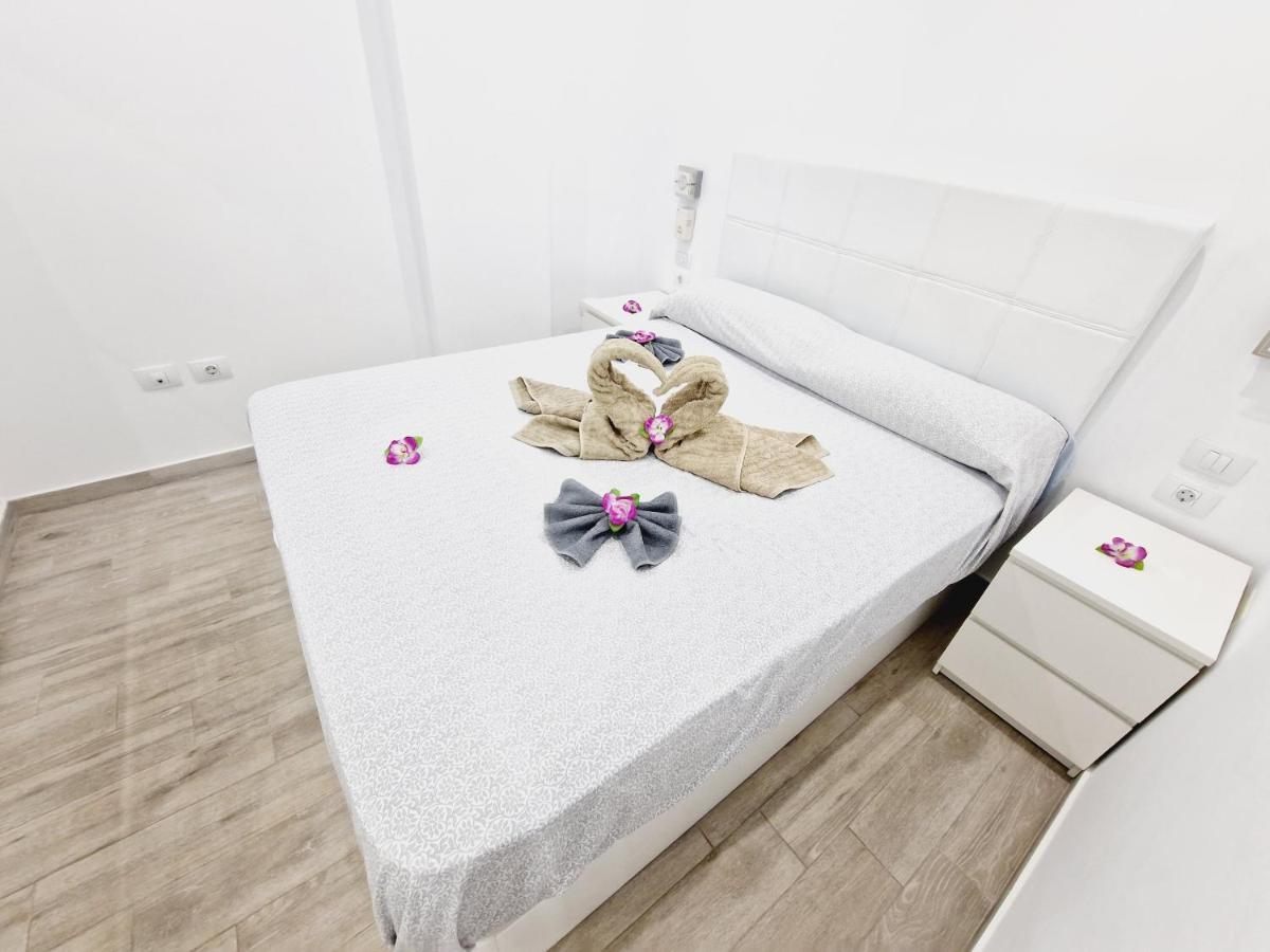Luxury San Marino Apartment & Pool View Los Cristianos  Buitenkant foto